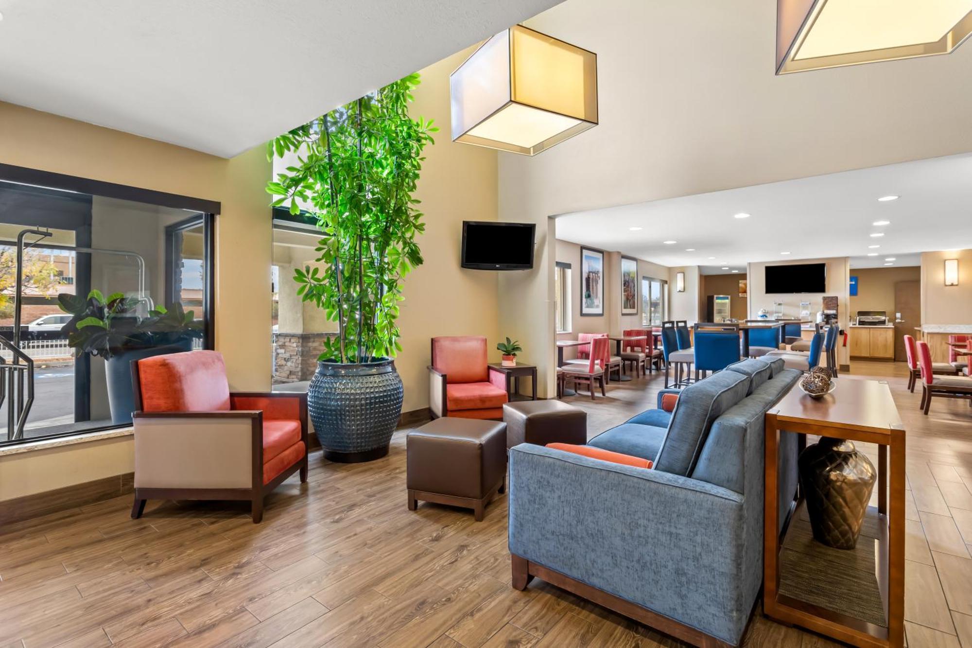 Comfort Inn & Suites Albuquerque Downtown Buitenkant foto